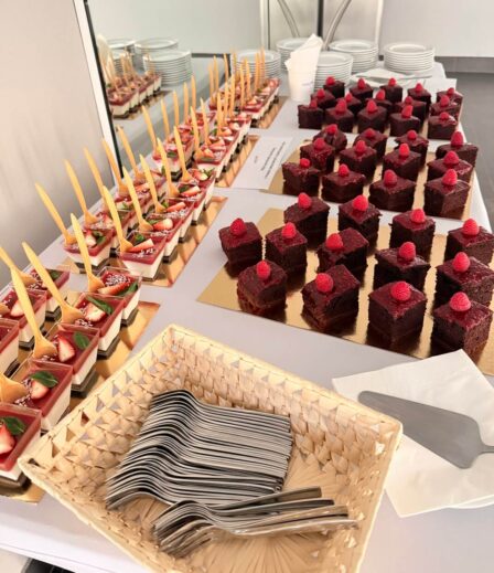 Realizacja cateringu we Wrocławiu - słodkie przekąski